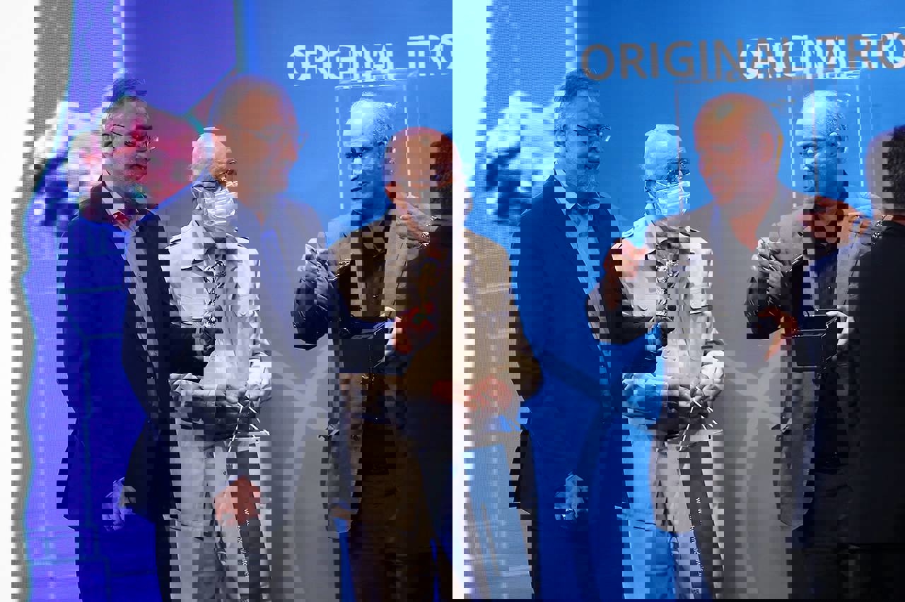 1741228