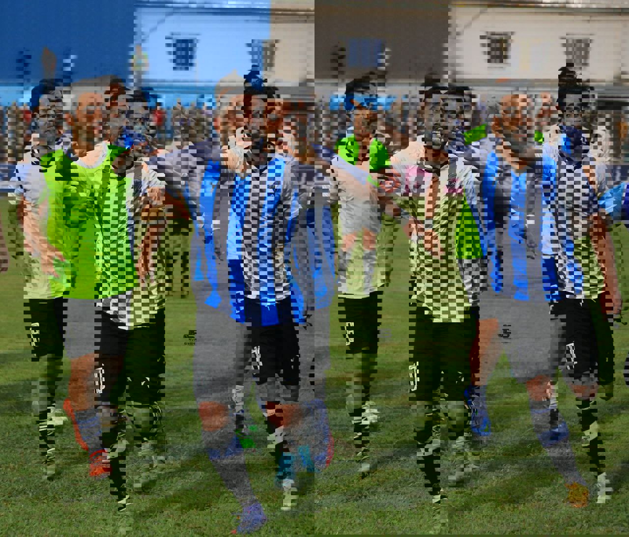 1741374