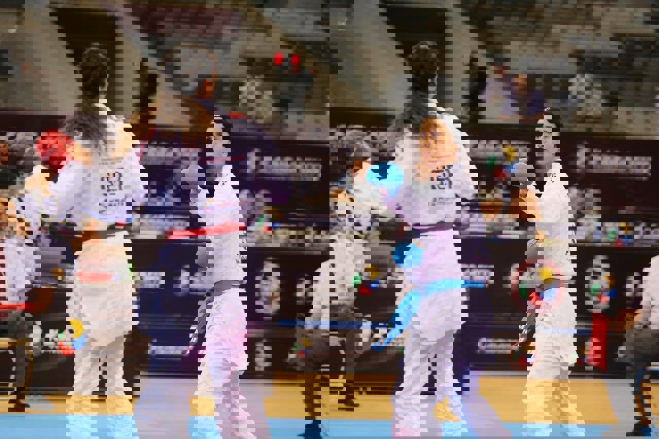 1741583