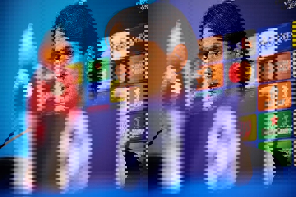 1742569