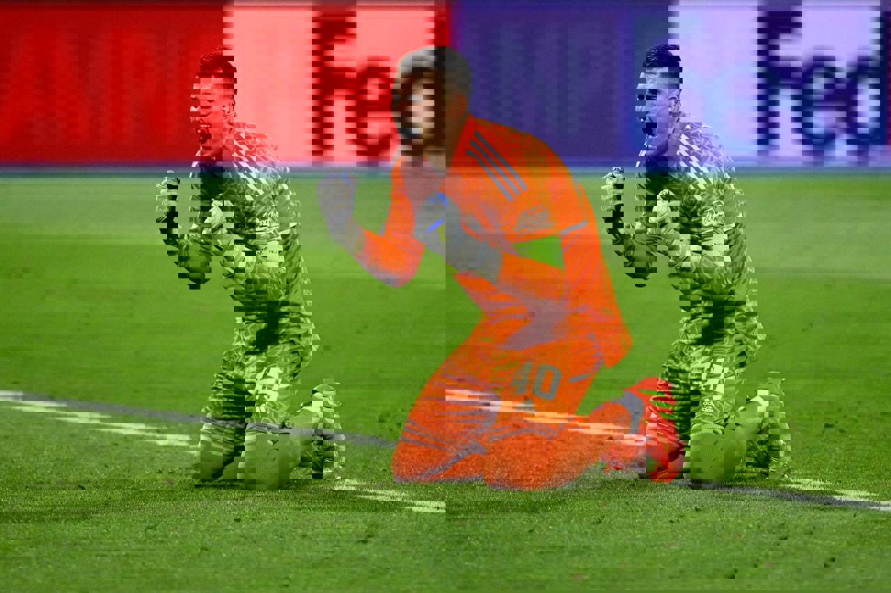 1742663