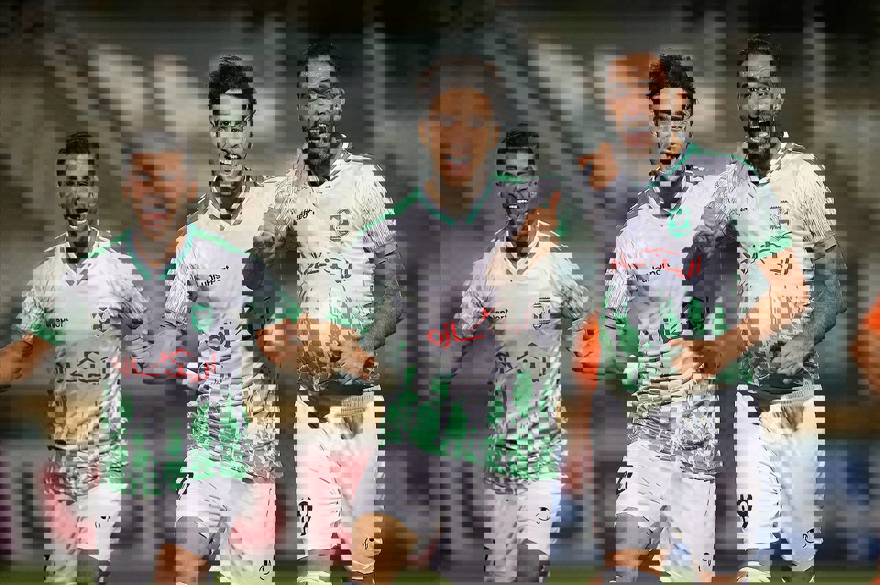 1743023