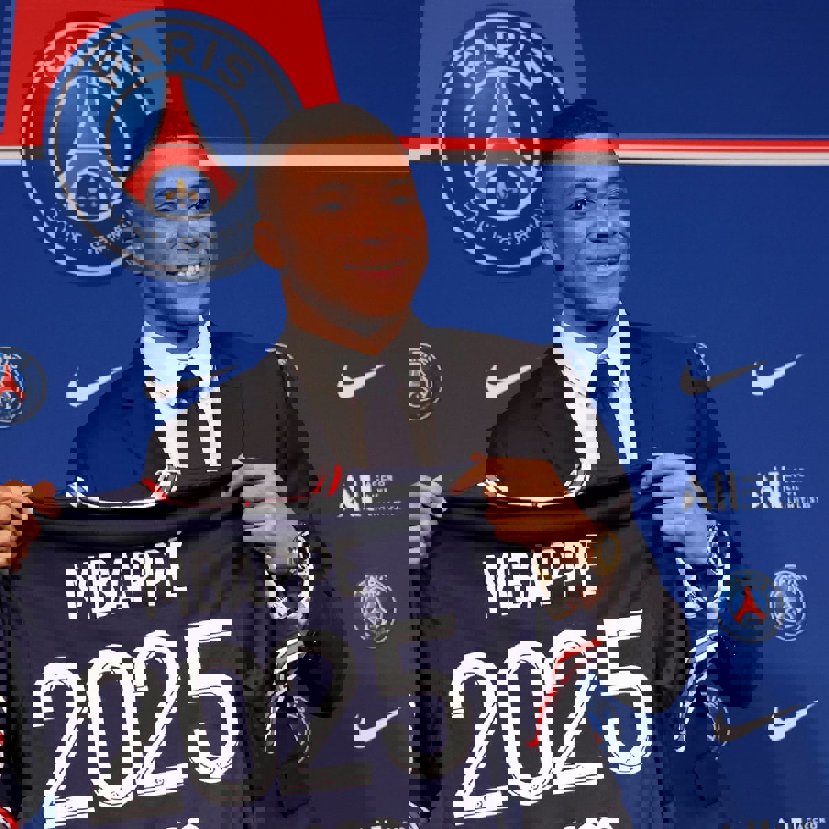 1743031