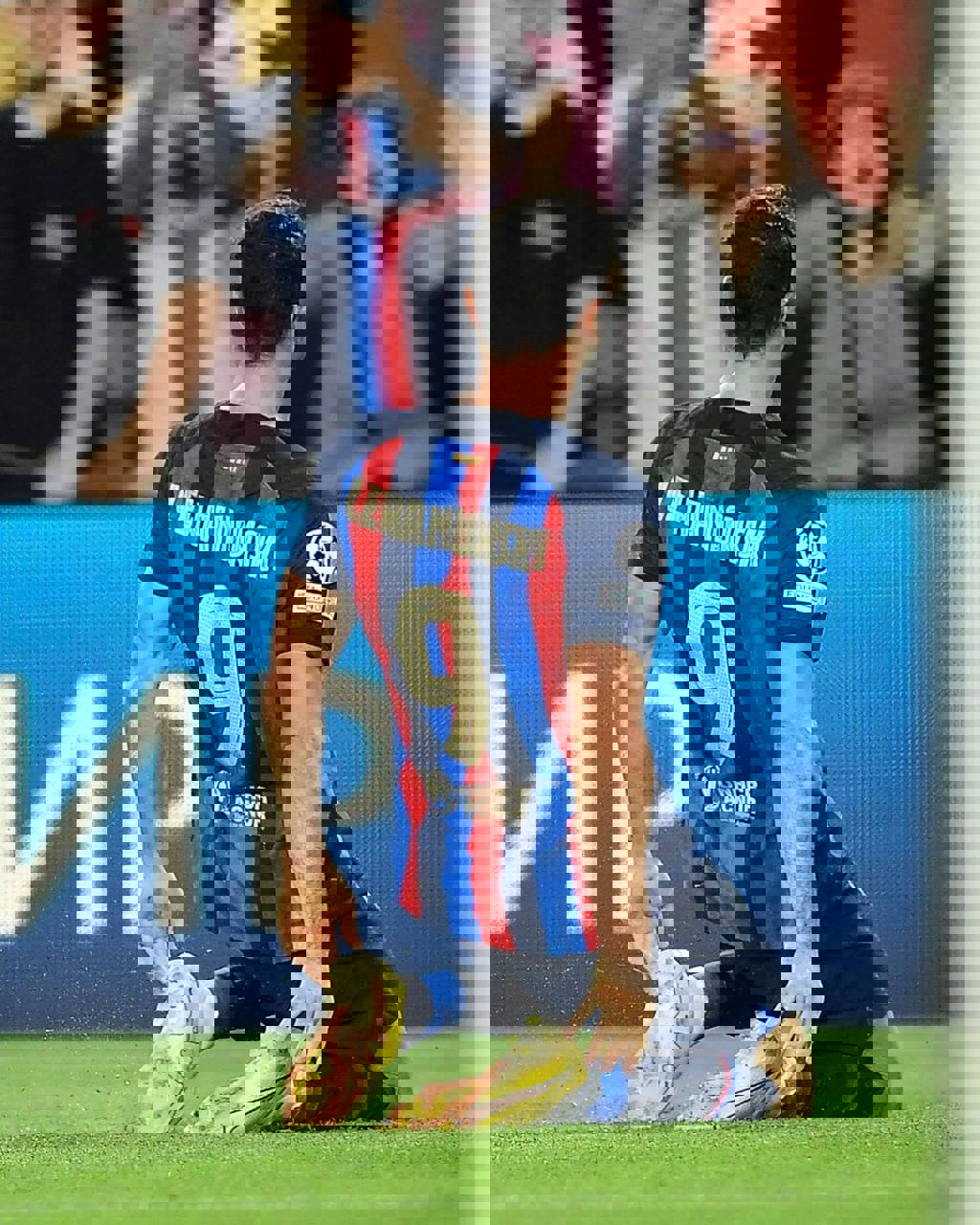 1743082