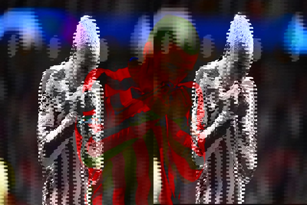 1743140