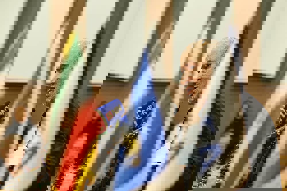 1743264