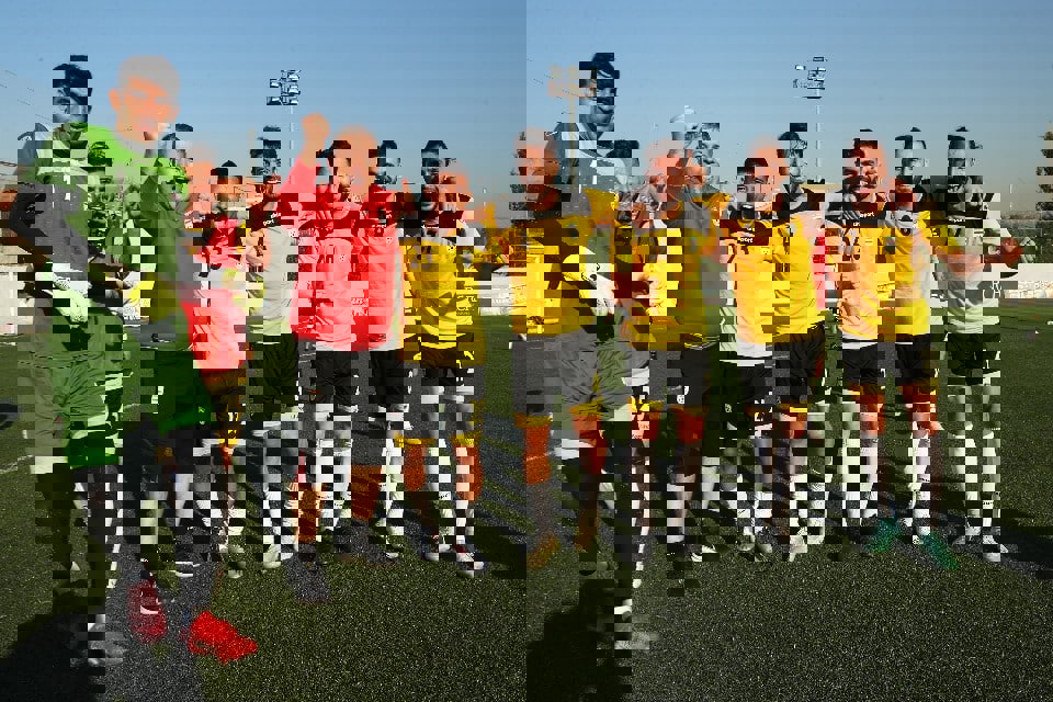 1743393