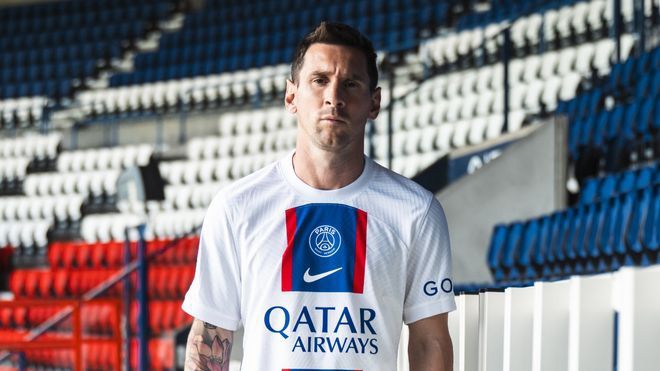 مسی با پیراهن سفید؛ رونمایی از کیت سوم PSG (عکس)