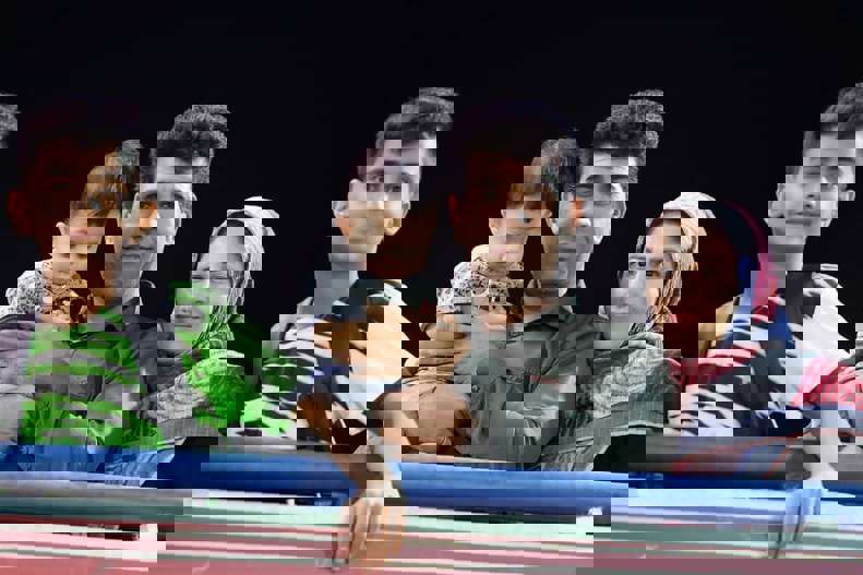 1743487