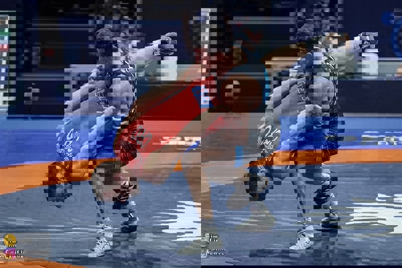 1743722