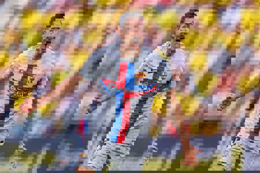 1743907