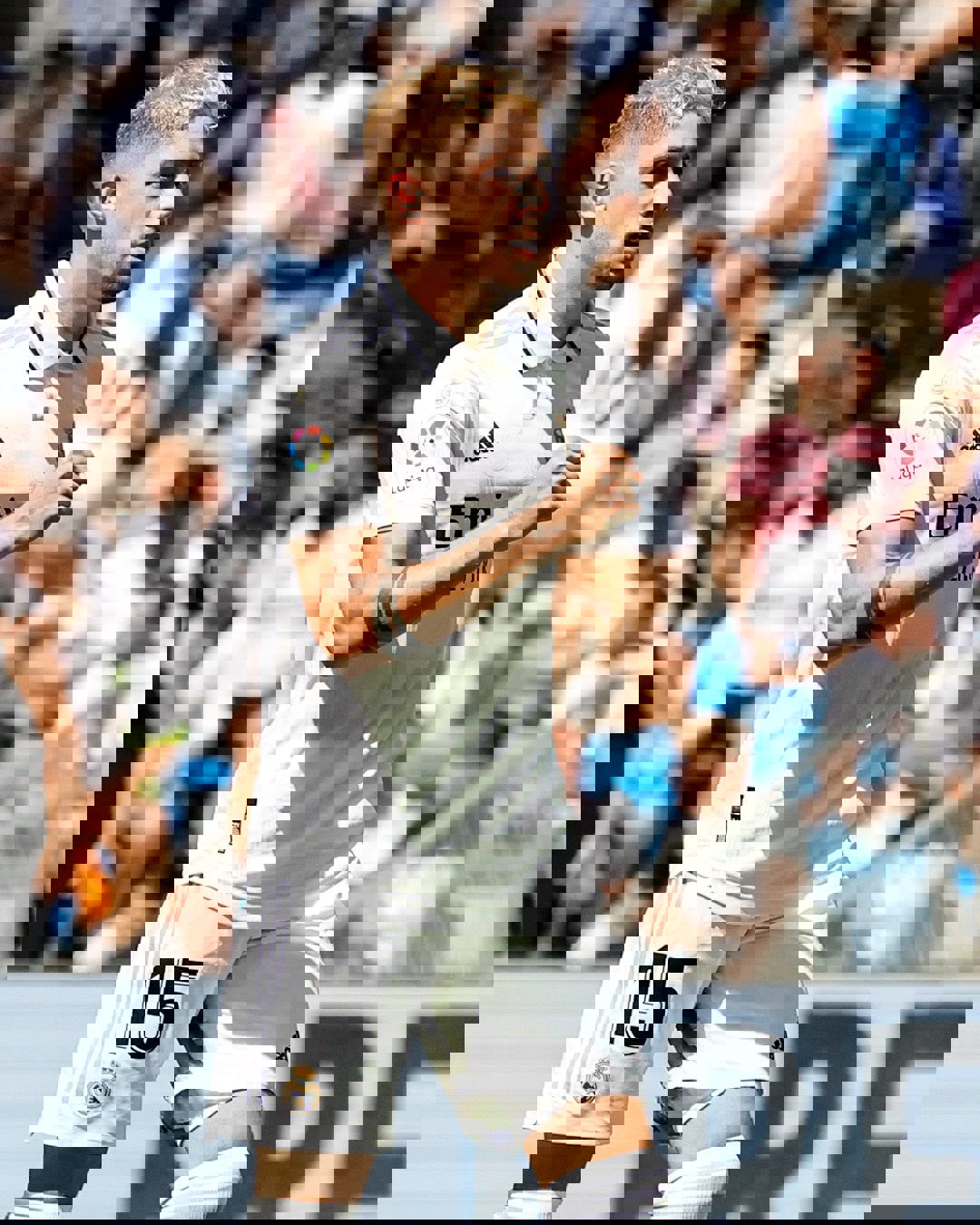 1744137