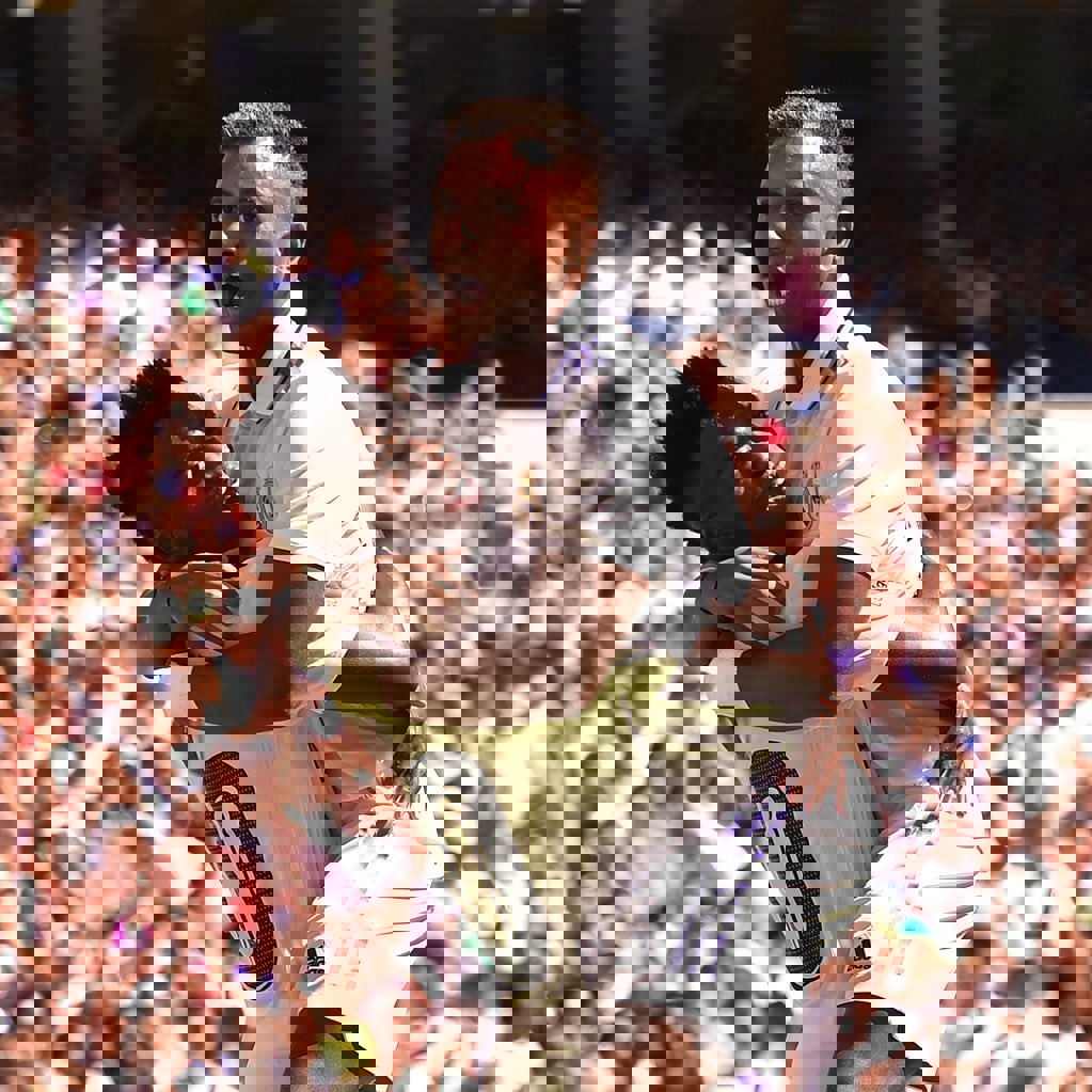 1744203