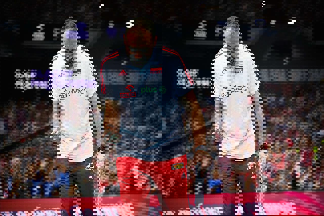 1744636