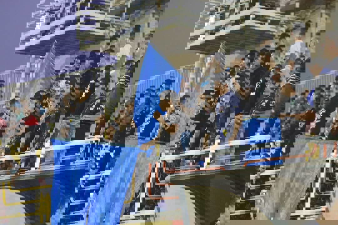 1744819