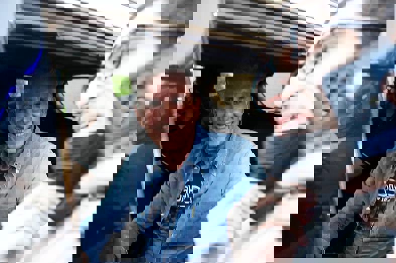1744986