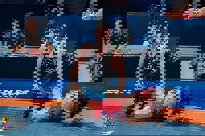 1745463