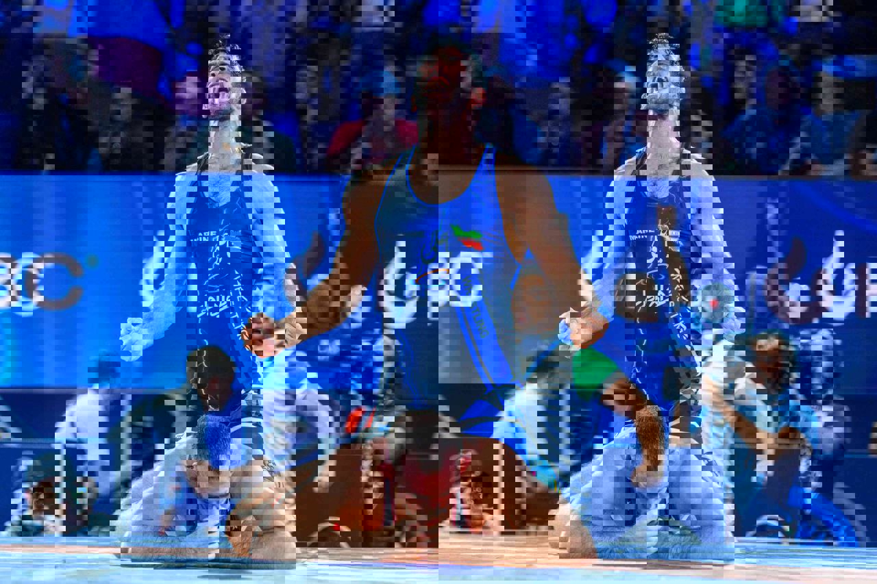 1745559
