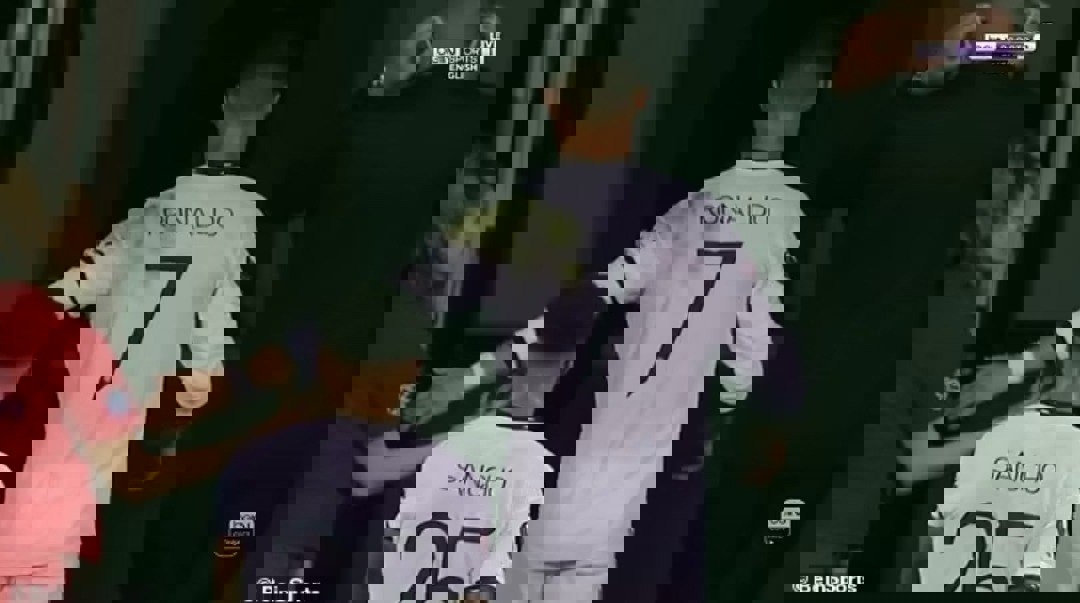 1745623