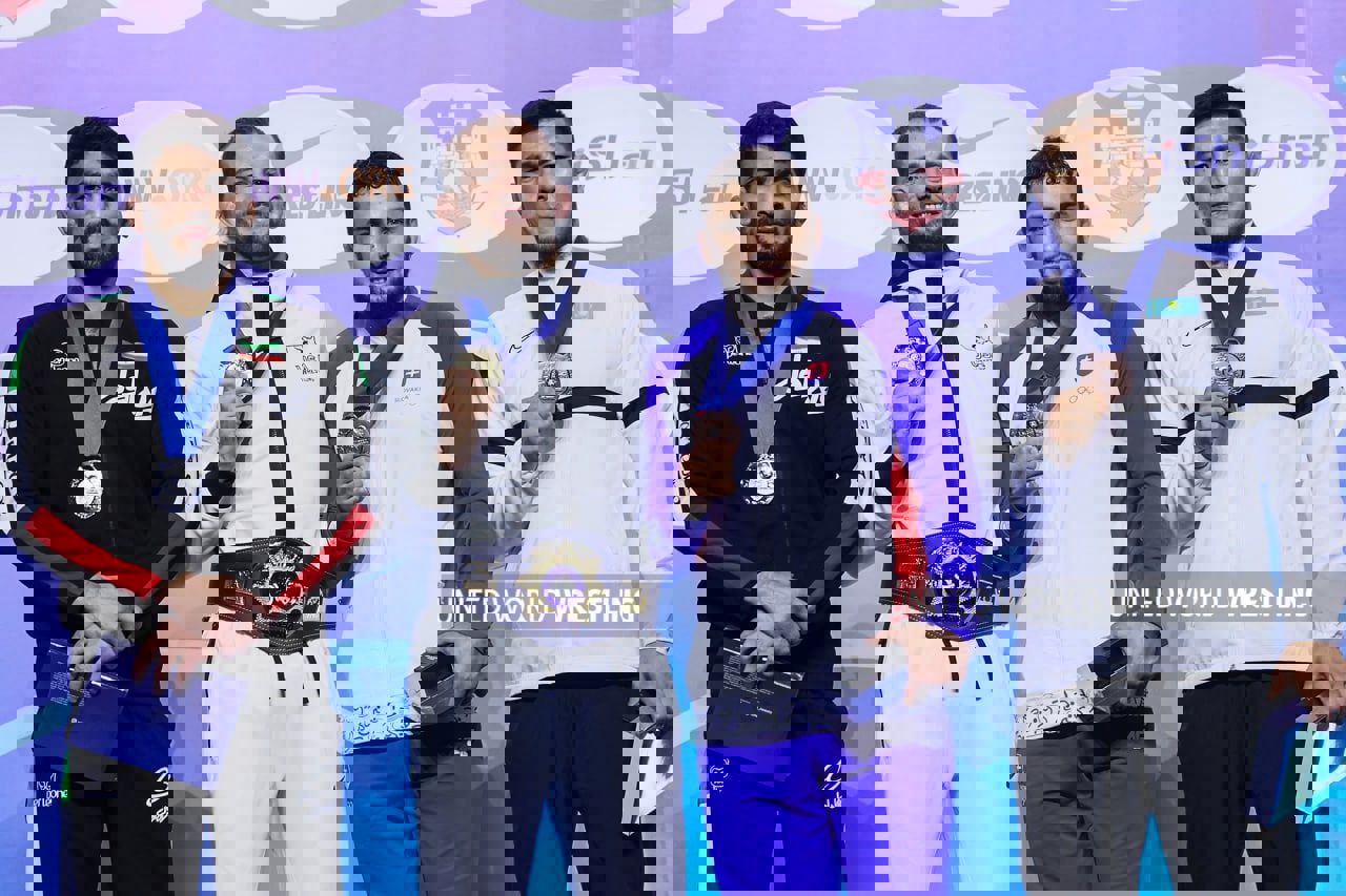 1745872