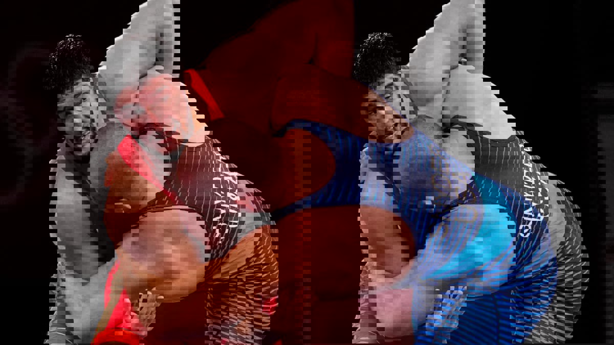 1745899
