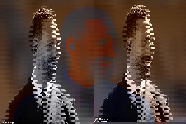 1745949