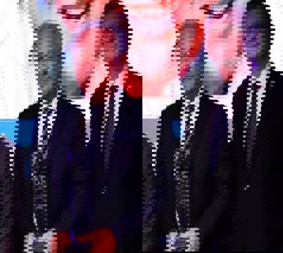 1746599