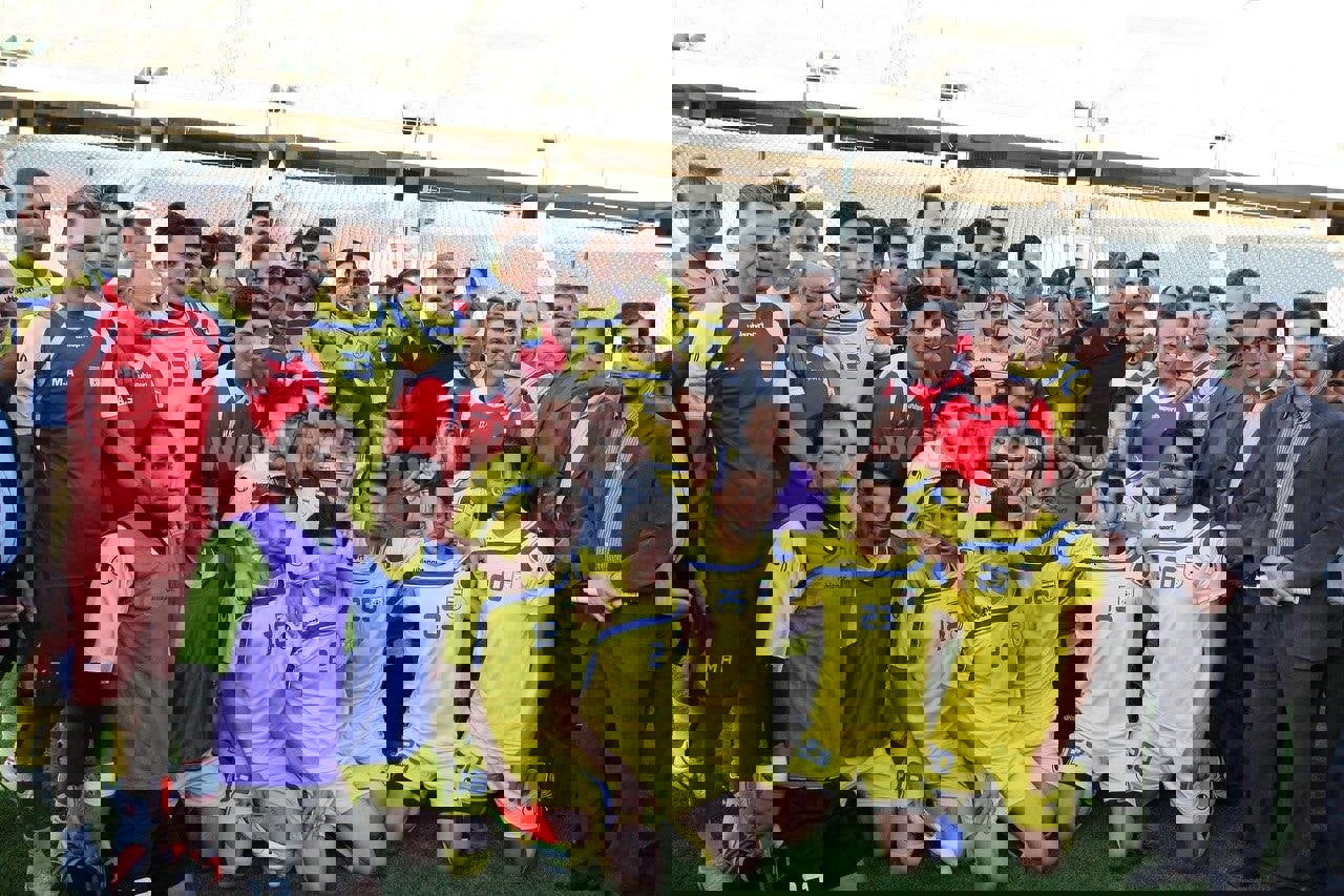1746884