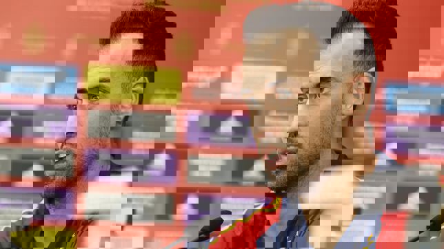 1747563