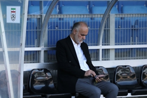 نبی: تاجیک‌ها موی زرد و چشم آبی ندارند!