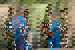 ساپینتو به زوج برندهاش دست میزند؟(عکس)