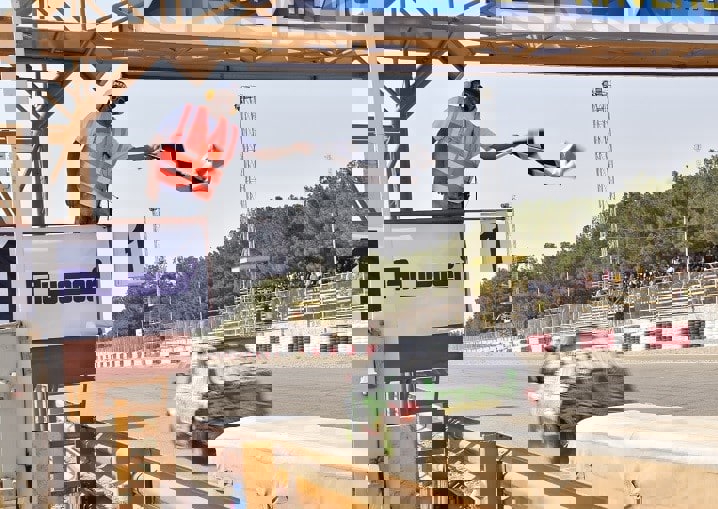 1748709