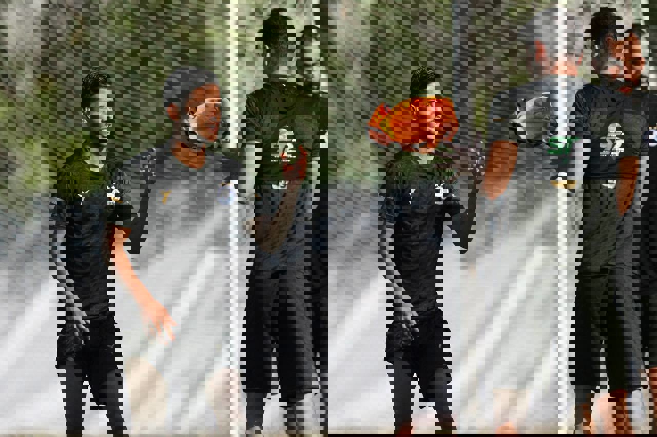 1749042