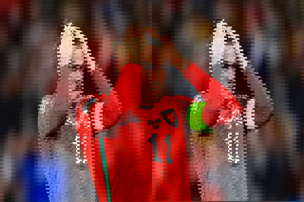 1748989