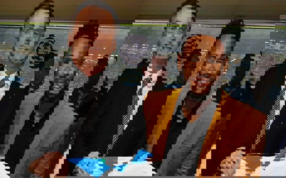 1749060