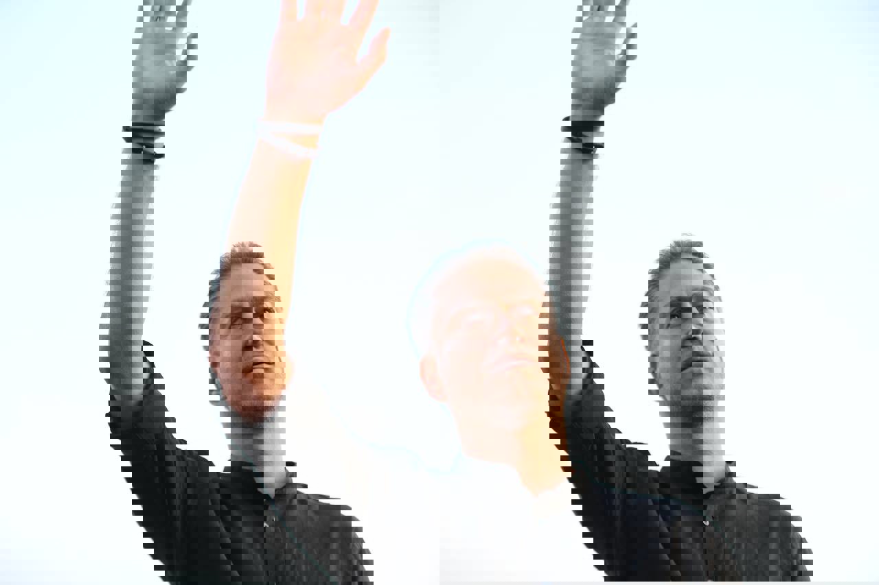 1749319