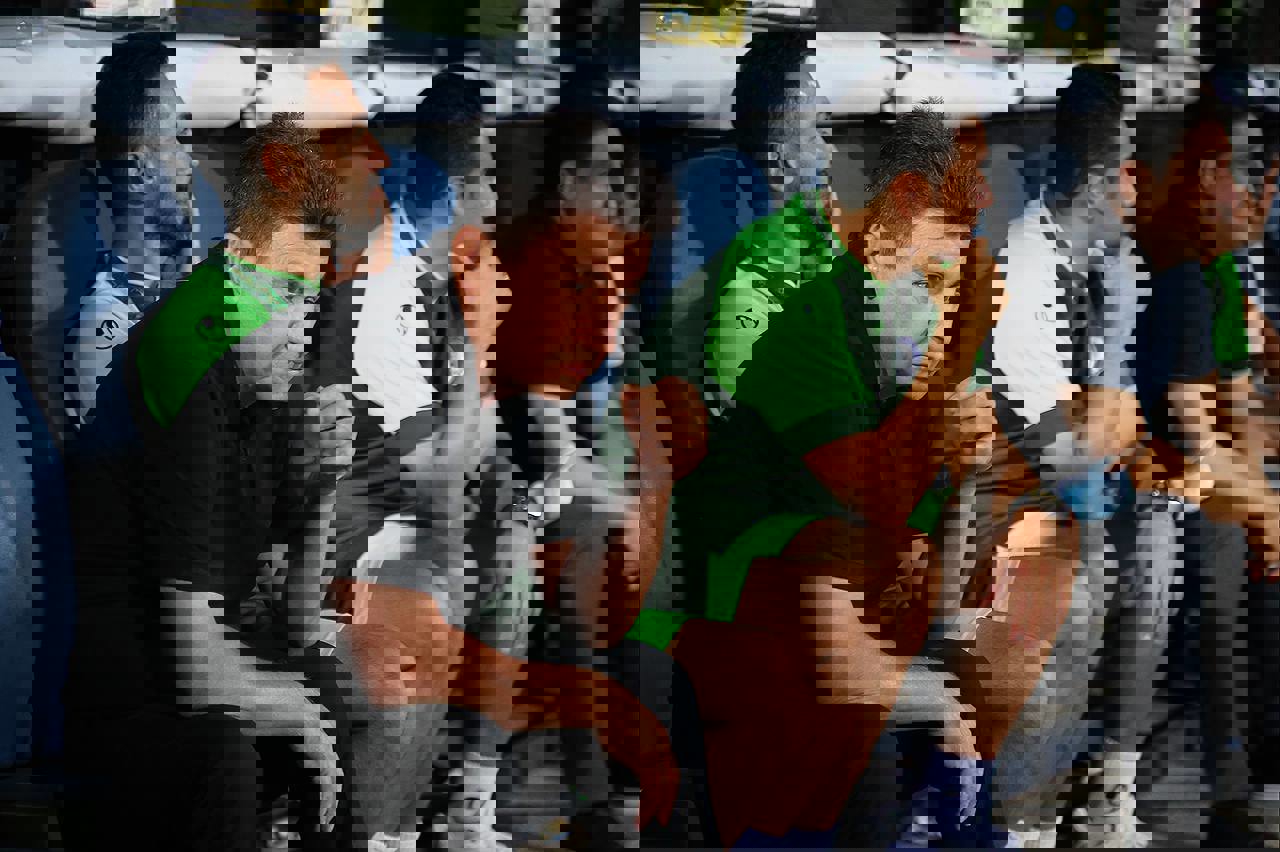 1749528