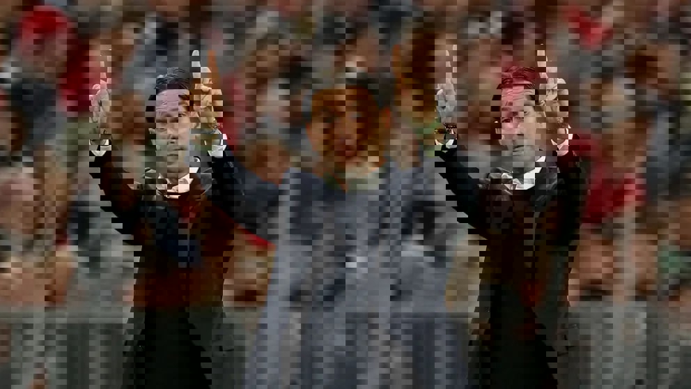 1749892