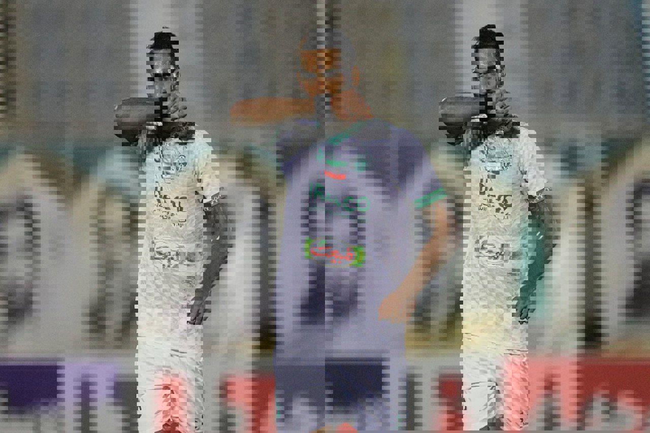 1749970