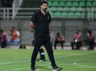 حسینی: نکونام جزو بهترین مربیان فوتبال ایران است