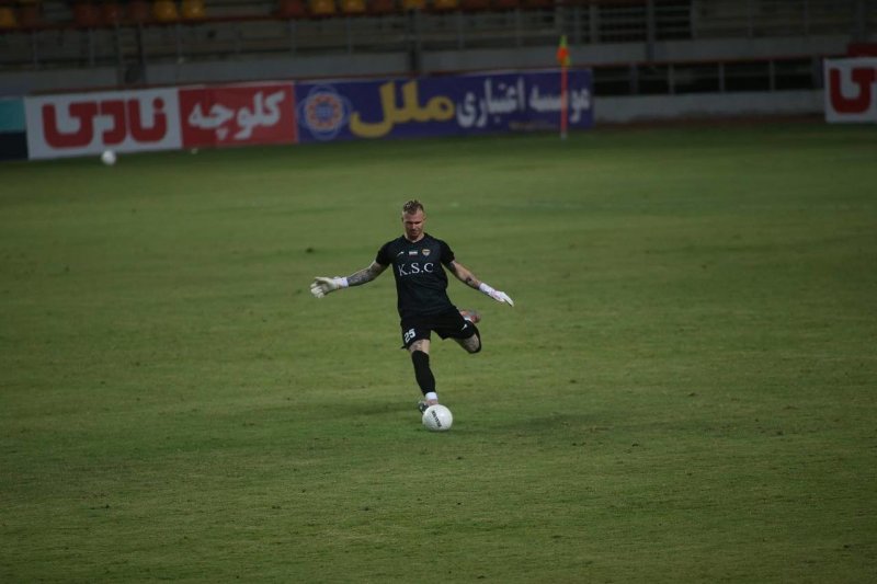 کنت دستکش طلایی را میخواهد
