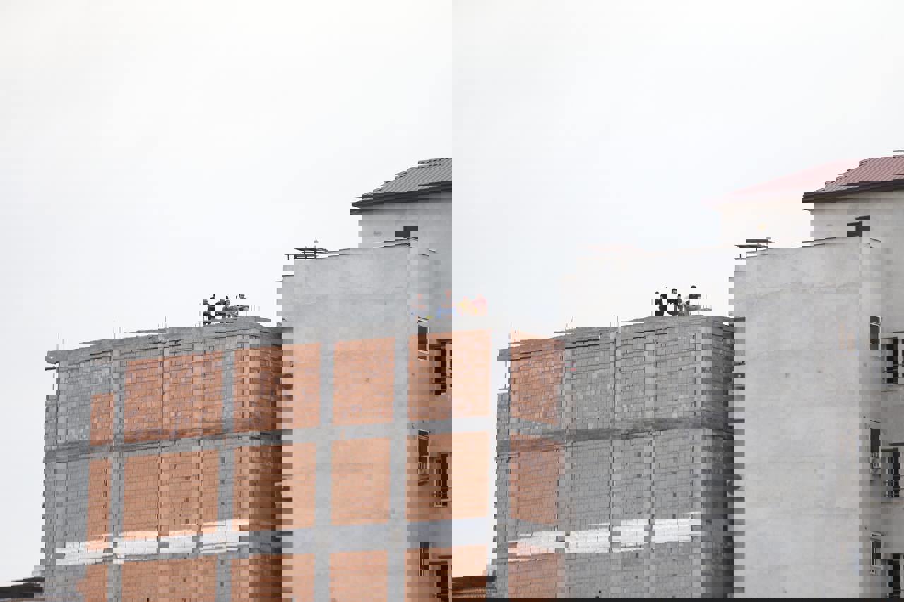 1750775