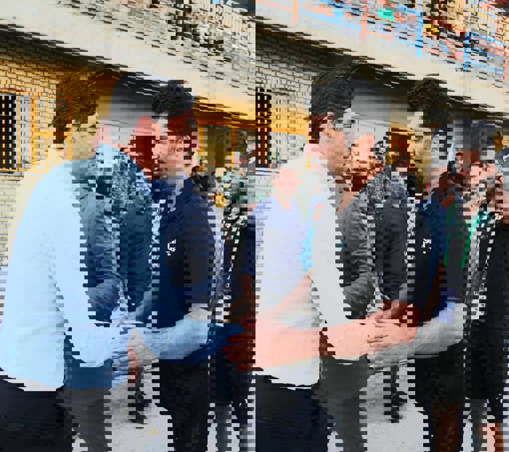 1750818