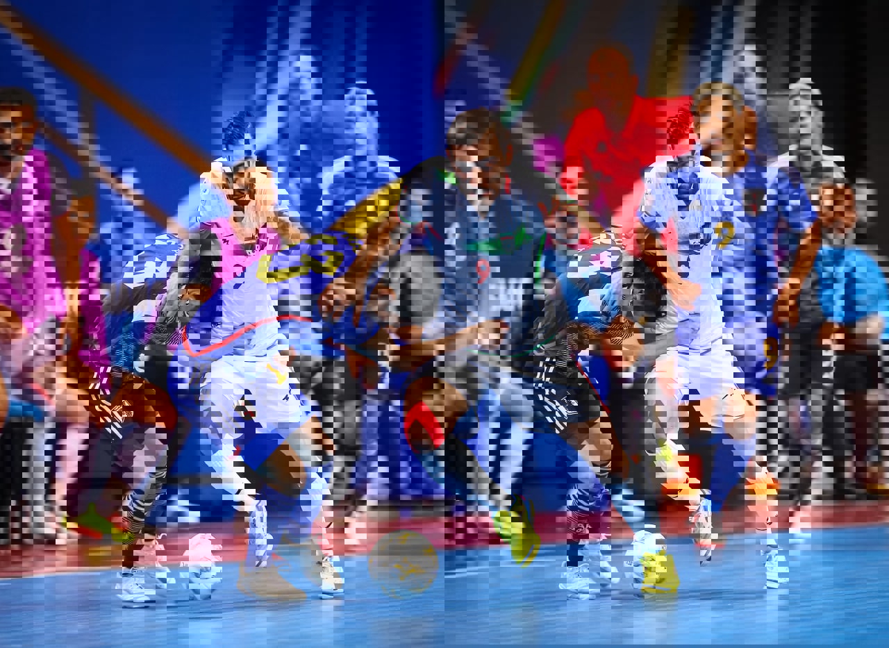 1751560