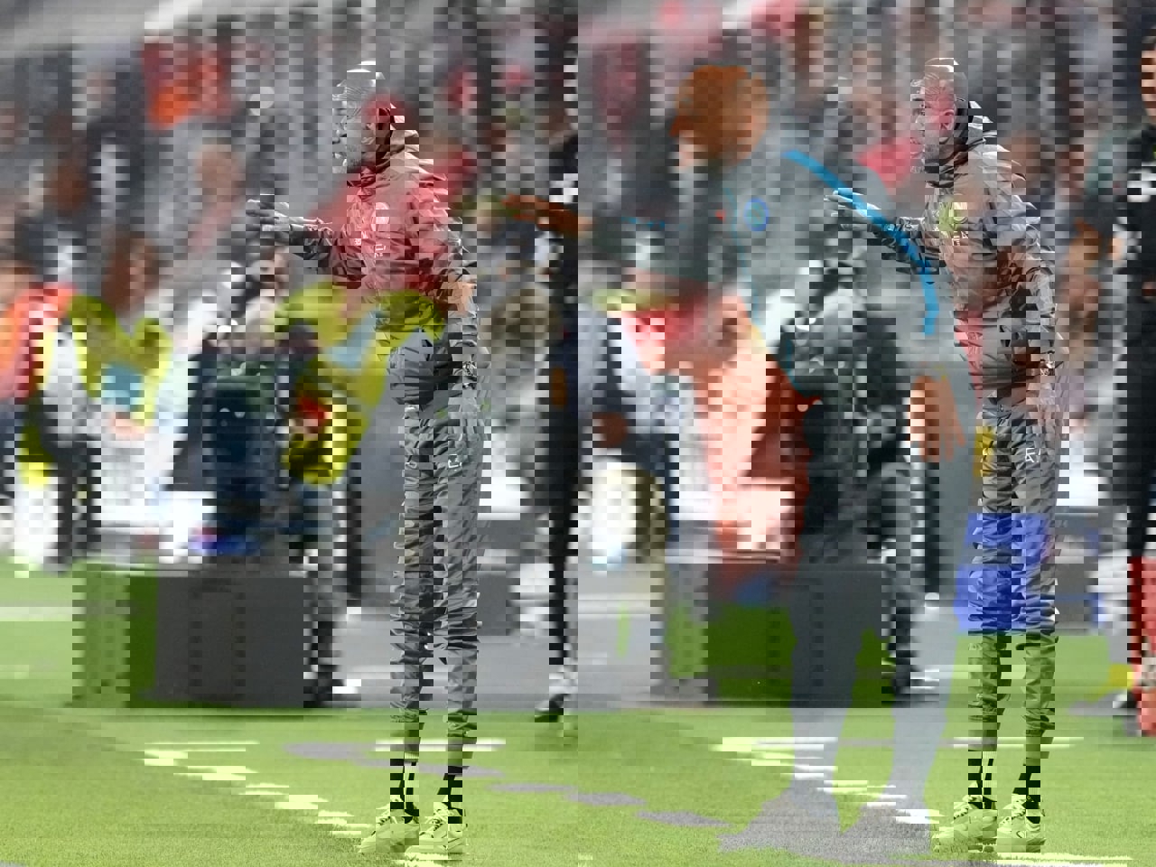 1751833