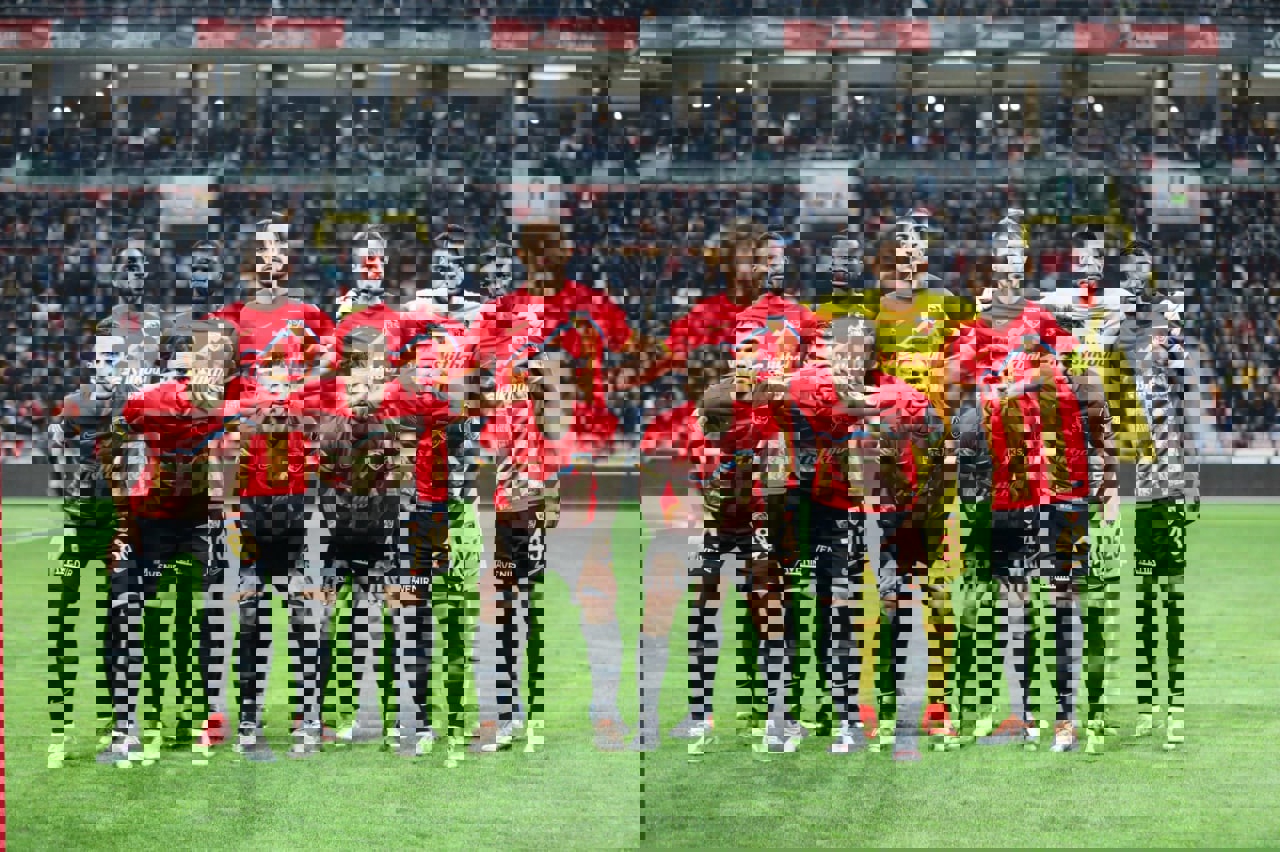 1753563