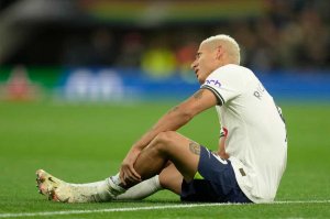 گریه‌های تلخ ریچارلیسون: نکند جام جهانی از دست برود
