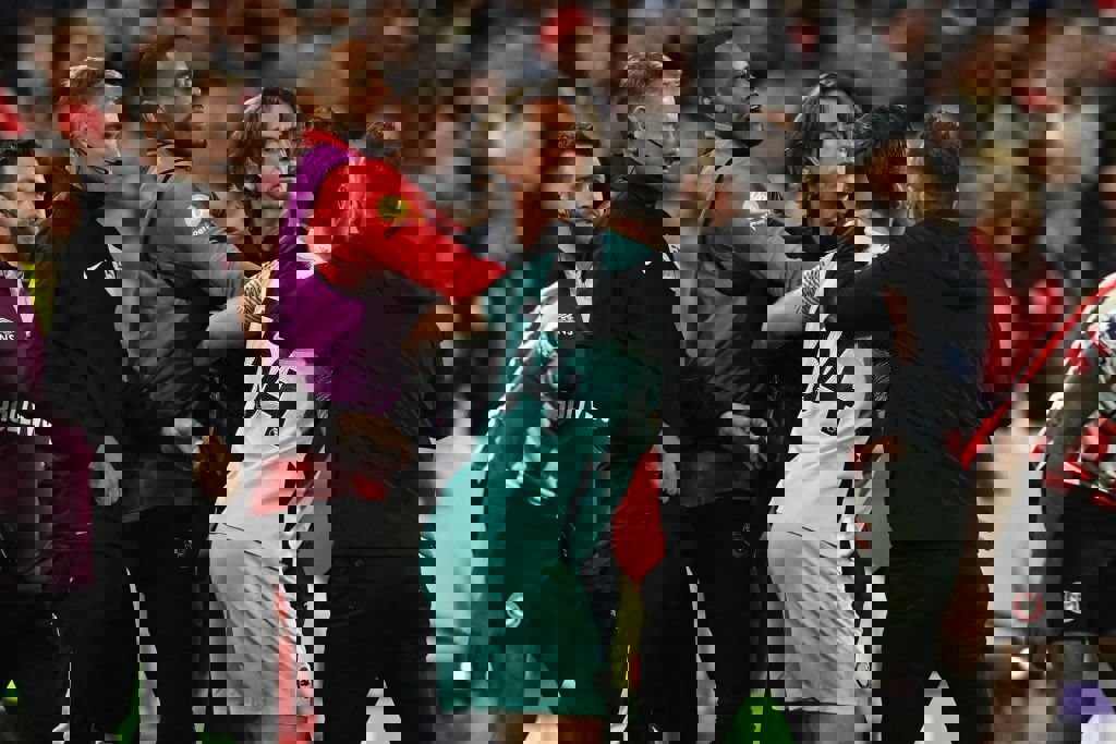 1753323