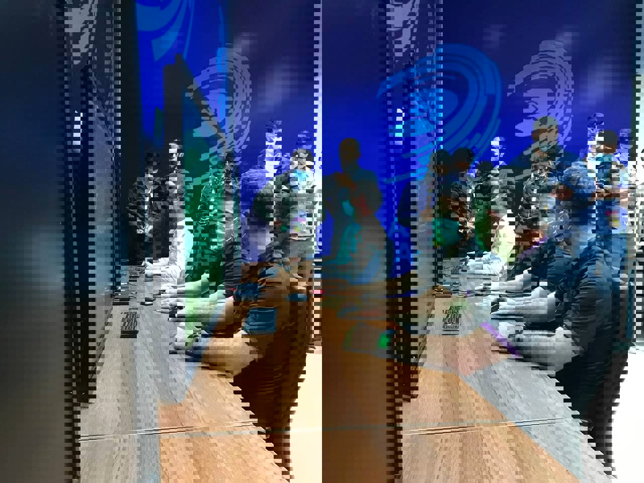 1753527