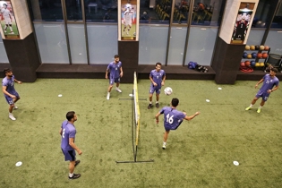 میکائیل موریرا و راجر دسا در اروپا / غایبان بزرگ تمرینات تیم ملی کجا هستند؟